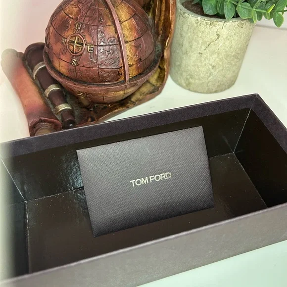 Tom Ford Women's Dark Havana Iridescent Glasses - Picture 3 of 15